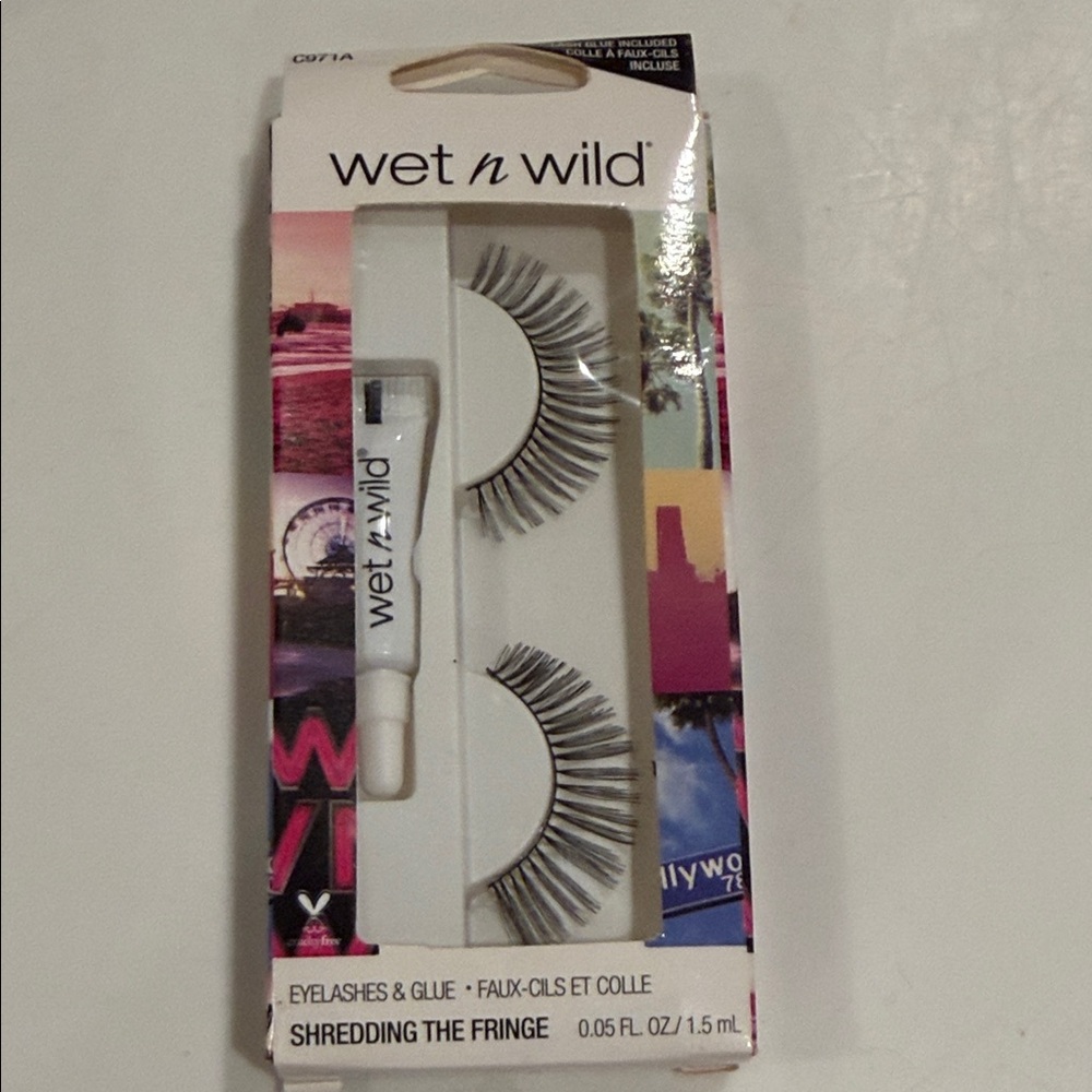 Wet n Wild Shredding the Fringe Eyelashes with Glue - Black